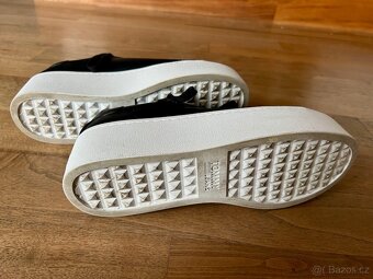 Černé tenisky na vyšší platformě Tommy Jeans vel. 40 - 6