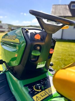 Zahradní traktor John Deere - 6