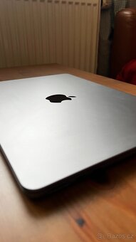 Prodám MacBook Air 13" (2022) – M2 / 8 GB RAM / 512 GB SSD - 6