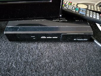 TV Samsung 129cm + Skylink karta a satelitní přijímač - 6