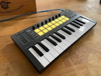 Novation Launchkey Mini MK3 – MIDI kontroler - 6