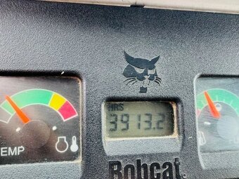 Multifunkční nakladač Bobcat Toolcat 5600 4x4 - 6