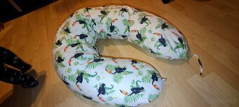 Kojici polstarek skvela vec kdyz dochazi sily pri kojeni - 6