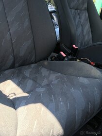 Interiér benz E  rok 2002 - 6
