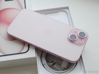 APPLE iPhone 15 128GB Pink - ZÁRUKA 12 MĚSÍCŮ - JAKO NOVÝ - 6