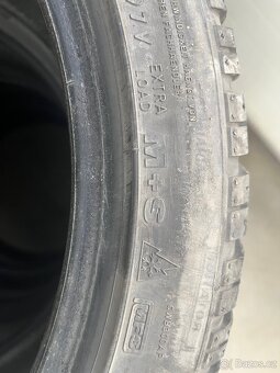 Dunlop 245/40R18 - 6