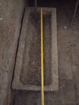 Kamenné a betonové koryta - 6