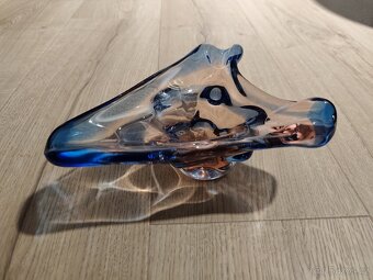 Barevné hutní sklo – mísy a váza, pěkný stav - 6