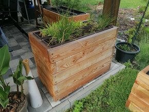 10%-SLEVA Modřínový masivní vyvýšený záhon-květináč - 6