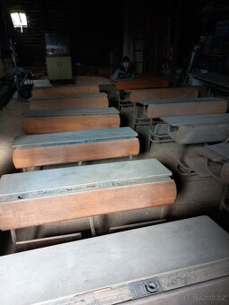 Staré školní lavice - kalamář,sklopné sedátko - 6