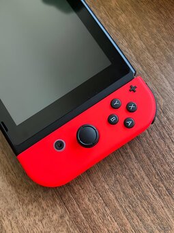Nintendo Switch - Neon Red&Blue Joy-Con - 6