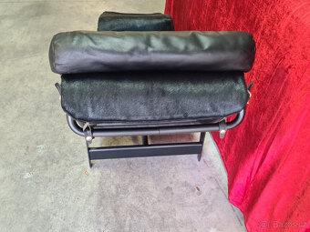 Le Corbusier Originální lehátko LC4 - Pony skin black - č. 9 - 6