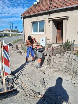 Zemní práce / demolice – ručně i bagrem, nástup ihned
- 6
