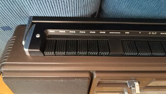 GRUNDIG SATELIT 3400 profesionál. - 6