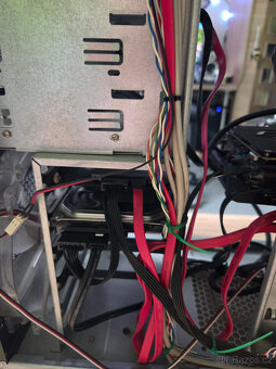 Starší herní počítač - 6