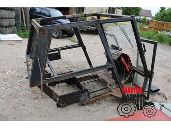 Zetor 8111-16145 kabina rám, dveře, střecha, panel - 6