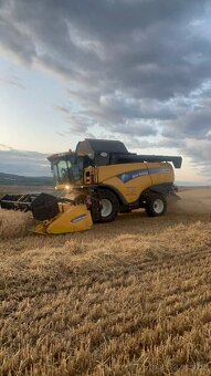 NH CX8080 + Varifeed HD25 - 6