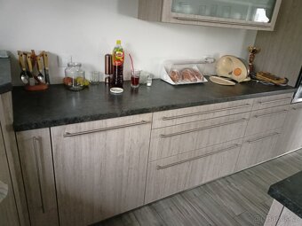 Moderní kuchyňská linka do L - 6