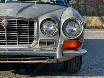 Jaguar XJ6 - 6