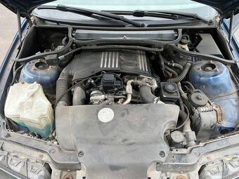 Nahradni díly BMW E46 320D 100kW-topasblau - 6