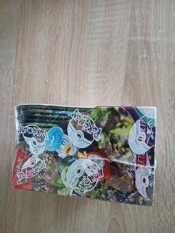Pokémon karty originál v boxu - 6