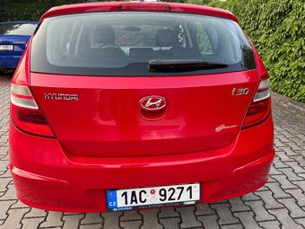 Hyundai i30 1,4 16V 80kW - klima - tažné zařízení. - 6