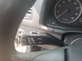 VW GOLF 1,6 MPI - 6