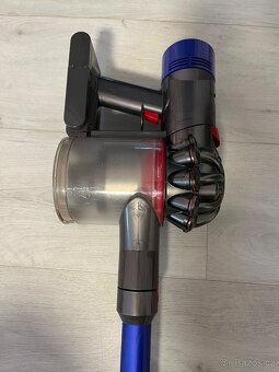 Dyson V8 - 6