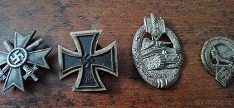 Medaile, vyznamenání, odznaky. - 6