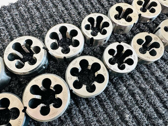 Závitová očka - 6