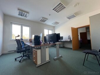 Pronájem skladového prostoru 3000 m² - 6