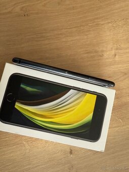 Apple iPhone SE (2020) 64GB - 6