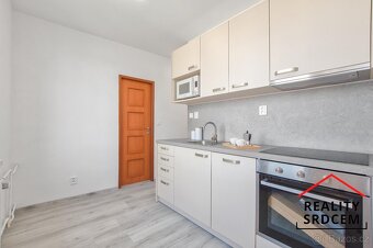 Pronájem zrekonstruovaného bytu 2+1 s balkonem, 55 m2, V Ale - 6