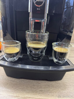 Profesionální kávovar JURA WE6 Piano Black - 6