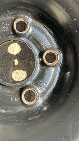 Sada plechových disku 6Jx15 ET38+Nexen 185/60 R15 84H - 6