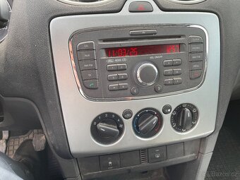 Ford Focus 1.4i - 6