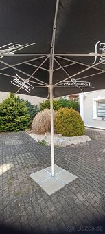 Slunečník Schweppes 3,4x3,4 m, výška 2,9m. se základnou - 6
