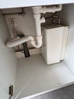 Kancelářský kontejner 6x3m / kuchyňka + WC + sprcha - 6