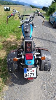 Suzuki Intruder VS 800 - 6