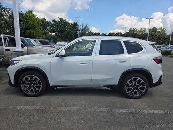 BMW X1 xDrive28i 2025 – jen 26 km, TOP výbava, AWD - 6