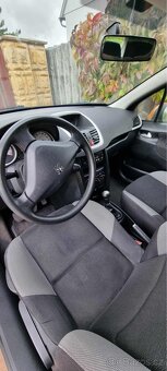 Peugeot 207 - 6