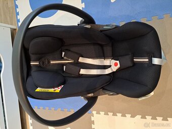 Autosedačka Cybex Cloud G i-Size Plus (Barva: Moon Black 202 - 6