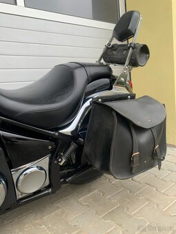 Kawasaki VN 900 Custom - 6