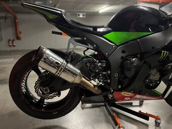 KAWASAKI ZX10R - 6