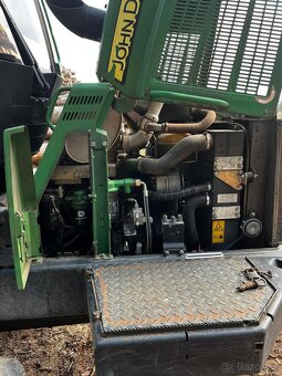 Vyvážecí souprava JOHN DEERE 810E - 6