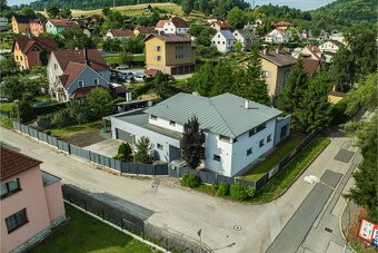 Rodinná rezidence v Novém Spolí – Luxus, prostor a wellness - 6