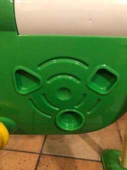 Interaktivní hrací hrazdička, stoleček Chicco - 6