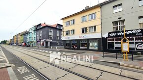 Pronájem podkrovních prostor cca 39 m2 u tram. zastávky Pros - 6