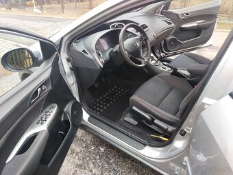 Prodám Honda Civic 8g 1.4. i-vtec 73 kw rok 2011 - 6