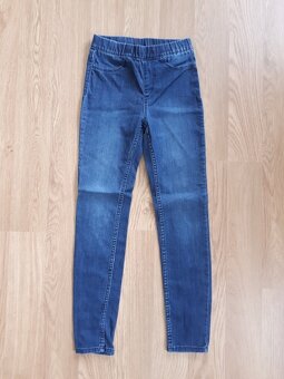 JEGÍNY • NATAHOVACÍ DŽÍNY • SKINNY KALHOTY • H&M vel. 140 - 6